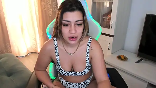 EveEvian online show from 02/14/25, 11:42