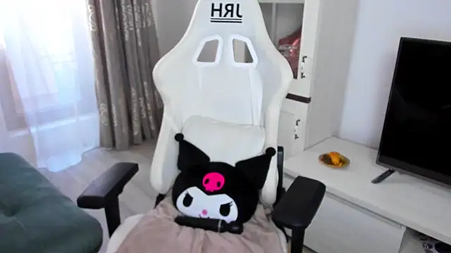 EveEvian online show from 02/25/25, 03:38