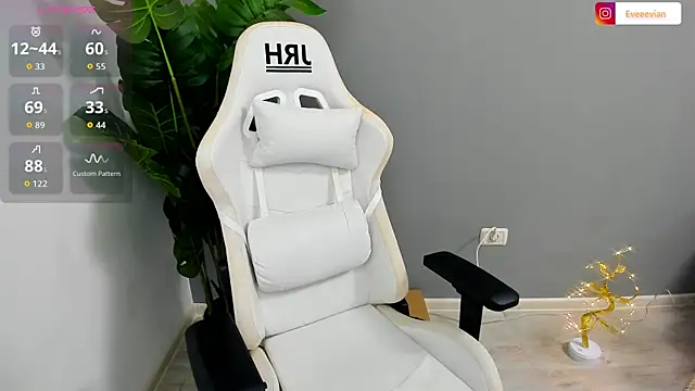 EveEvian online show from 02/13/26, 01:51