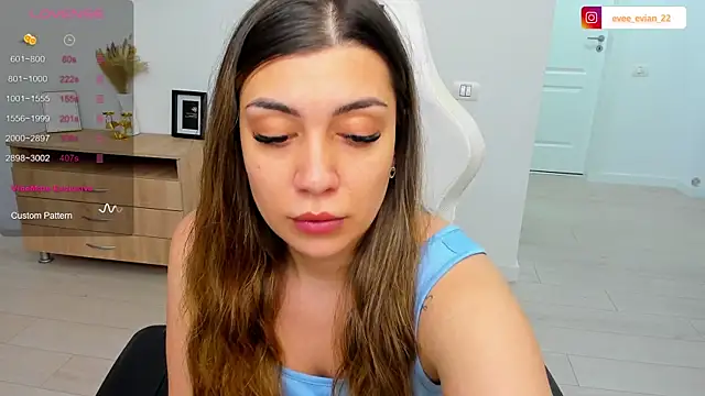 Snapshot of EveEvian chatting on 06/24/26, 04:06 EveEvian online show from 06/24/26, 04:06