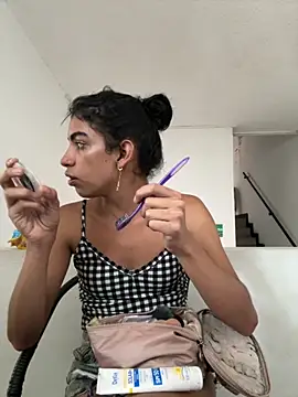 Alahia Rodriguez online show from 10/31/25, 07:48