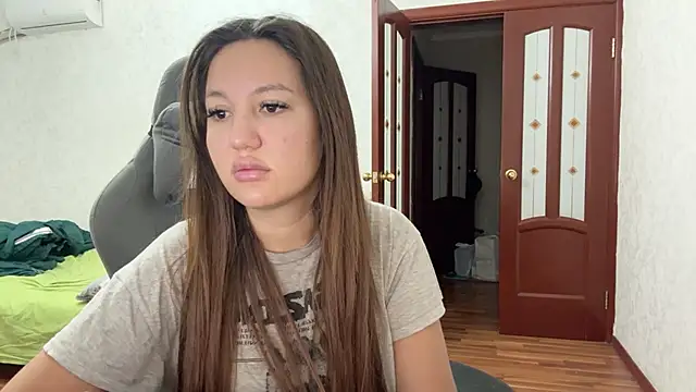 Snapshot of Nelly_Fischer chatting on 12/11/24, 05:04 Nelly Fischer online show from 12/11/24, 05:04