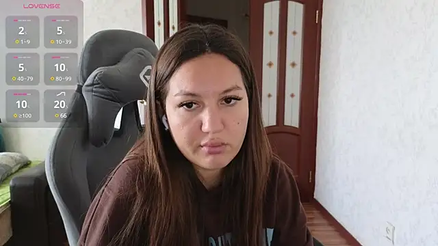 Snapshot of Nelly_Fischer chatting on 12/14/24, 09:18 Nelly Fischer online show from 12/14/24, 09:18