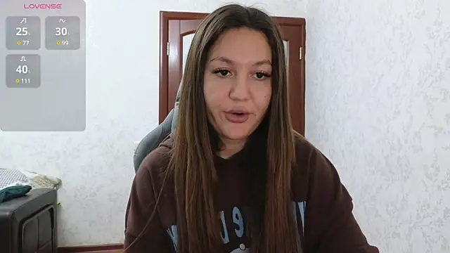 Snapshot of Nelly_Fischer chatting on 12/15/24, 12:28 Nelly Fischer online show from 12/15/24, 12:28