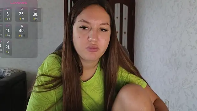 Snapshot of Nelly_Fischer chatting on 12/17/24, 10:12 Nelly Fischer online show from 12/17/24, 10:12