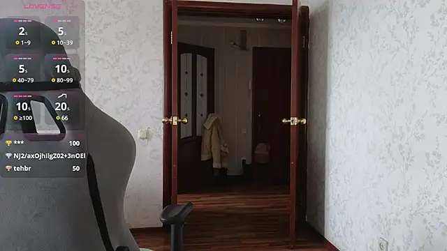 Snapshot of Nelly_Fischer chatting on 12/18/24, 10:40 Nelly Fischer online show from 12/18/24, 10:40