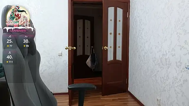 Snapshot of Nelly_Fischer chatting on 12/22/24, 03:44 Nelly Fischer online show from 12/22/24, 03:44