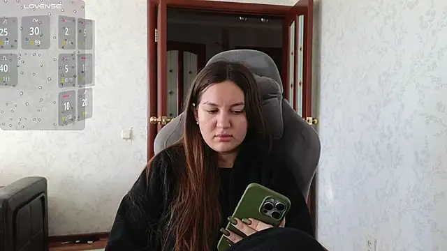 Snapshot of Nelly_Fischer chatting on 01/11/25, 11:02 Nelly Fischer online show from 01/11/25, 11:02