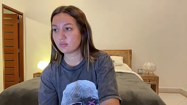 Snapshot of Nelly_Fischer chatting on 09/15/25, 03:34 Nelly Fischer online show from 09/15/25, 03:34