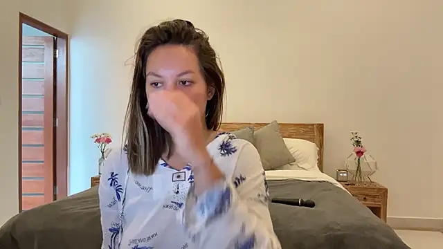 Snapshot of Nelly_Fischer chatting on 09/27/25, 01:32 Nelly Fischer online show from 09/27/25, 01:32