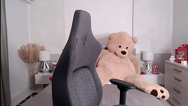 Smileyouarehere online show from 02/01/25, 11:27