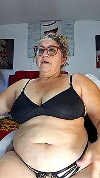 Snapshot of evelin_hott chatting on 02/24/26, 04:32 evelin hott online show from 02/24/26, 04:32