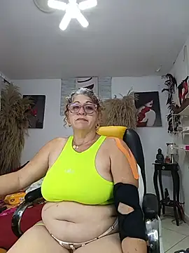 Snapshot of evelin_hott chatting on 05/25/26, 11:44 evelin hott online show from 05/25/26, 11:44