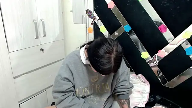 Snapshot of katery_wok11 chatting on 11/12/25, 07:03 katery wok11 online show from 11/12/25, 07:03