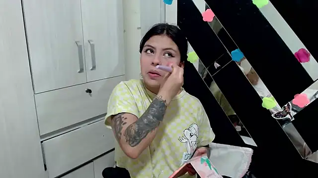 Snapshot of katery_wok11 chatting on 11/13/25, 07:13 katery wok11 online show from 11/13/25, 07:13