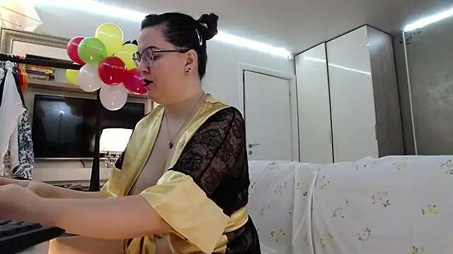 ILoveToFeelU online show from 12/19/25, 12:50