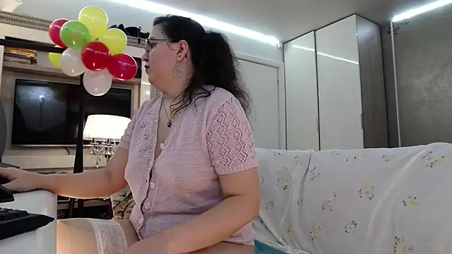 ILoveToFeelU online show from 12/22/25, 05:54