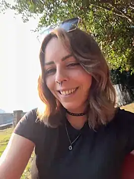 Snapshot of Mia_Railey chatting on 10/16/25, 03:13 Mia Railey online show from 10/16/25, 03:13