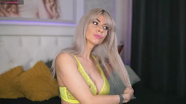 Adelyn Chase online show from 12/19/24, 06:23