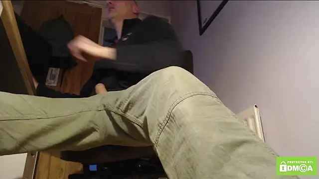 Snapshot of eatmycum4you_1baller chatting on 02/19/26, 04:58 eatmycum4you 1baller online show from 02/19/26, 04:58