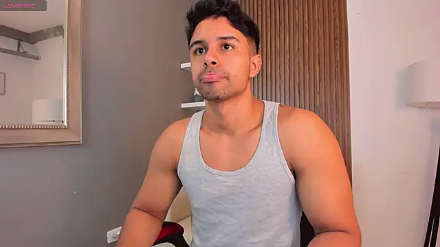 Snapshot of liam_collins21 chatting on 02/06/25, 11:43 liam collins21 online show from 02/06/25, 11:43