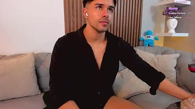 Snapshot of liam_collins21 chatting on 03/01/25, 04:44 liam collins21 online show from 03/01/25, 04:44