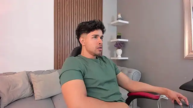 Snapshot of liam_collins21 chatting on 03/03/25, 11:55 liam collins21 online show from 03/03/25, 11:55