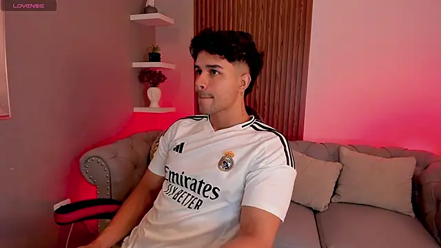 Snapshot of liam_collins21 chatting on 03/17/25, 11:42 liam collins21 online show from 03/17/25, 11:42