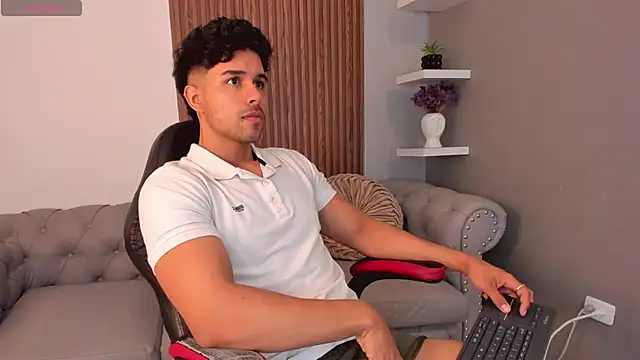 Snapshot of liam_collins21 chatting on 03/19/25, 11:28 liam collins21 online show from 03/19/25, 11:28