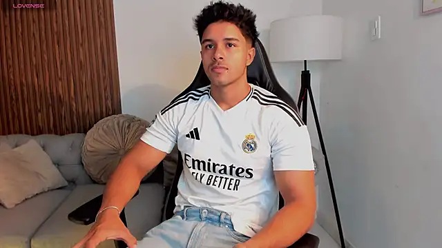 Snapshot of liam_collins21 chatting on 09/16/25, 11:44 liam collins21 online show from 09/16/25, 11:44