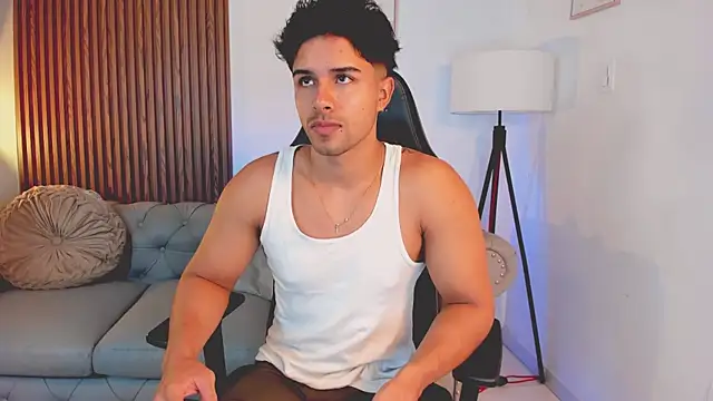 Snapshot of liam_collins21 chatting on 10/20/25, 11:54 liam collins21 online show from 10/20/25, 11:54