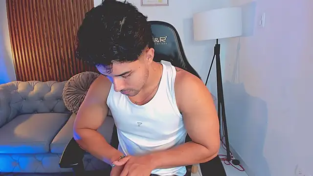 Snapshot of liam_collins21 chatting on 10/24/25, 11:50 liam collins21 online show from 10/24/25, 11:50