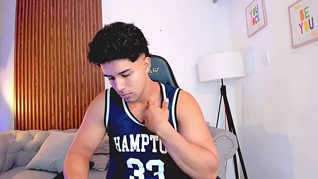 Snapshot of liam_collins21 chatting on 11/01/25, 11:56 liam collins21 online show from 11/01/25, 11:56