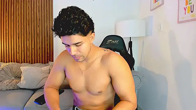 Snapshot of liam_collins21 chatting on 11/04/25, 11:53 liam collins21 online show from 11/04/25, 11:53