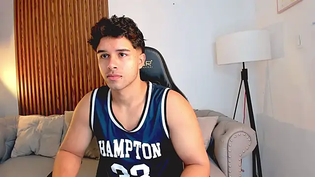 Snapshot of liam_collins21 chatting on 11/08/25, 11:54 liam collins21 online show from 11/08/25, 11:54