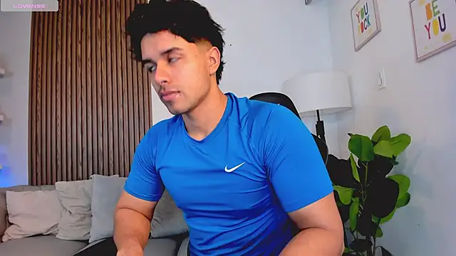 Snapshot of liam_collins21 chatting on 11/11/25, 11:54 liam collins21 online show from 11/11/25, 11:54