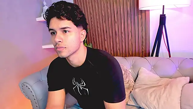 Snapshot of liam_collins21 chatting on 11/24/25, 11:54 liam collins21 online show from 11/24/25, 11:54