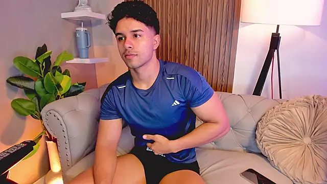 Snapshot of liam_collins21 chatting on 12/03/25, 12:03 liam collins21 online show from 12/03/25, 12:03