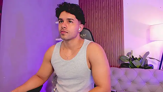 Snapshot of liam_collins21 chatting on 12/15/25, 11:47 liam collins21 online show from 12/15/25, 11:47