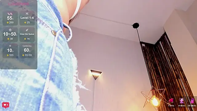 Snapshot of Aria_Reid chatting on 03/20/25, 03:25 Aria Reid online show from 03/20/25, 03:25