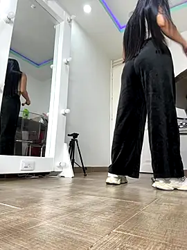 Snapshot of Lexa_queen chatting on 12/05/25, 07:43 Lexa queen online show from 12/05/25, 07:43