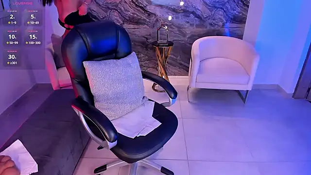 SofiaReyes1 online show from 02/09/25, 11:14