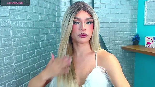 Snapshot of Mike_Nourr chatting on 09/24/25, 03:21 Mike Nourr online show from 09/24/25, 03:21