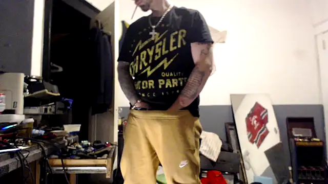 Snapshot of sledge901 chatting on 01/07/25, 05:54 sledge901 online show from 01/07/25, 05:54