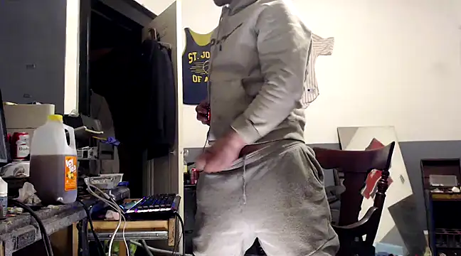 Snapshot of sledge901 chatting on 01/22/25, 01:53 sledge901 online show from 01/22/25, 01:53