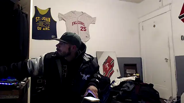 Snapshot of sledge901 chatting on 01/28/25, 05:00 sledge901 online show from 01/28/25, 05:00