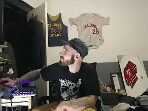 Snapshot of sledge901 chatting on 02/18/25, 04:26 sledge901 online show from 02/18/25, 04:26