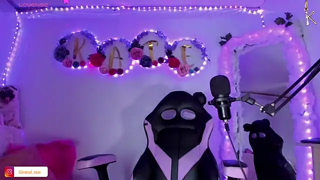 Snapshot of KATERAW chatting on 03/03/26, 05:57 KATERAW online show from 03/03/26, 05:57