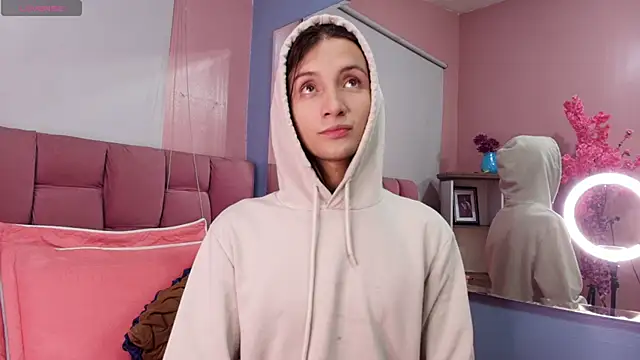 Snapshot of Feniix__ chatting on 12/05/25, 04:43 Feniix online show from 12/05/25, 04:43