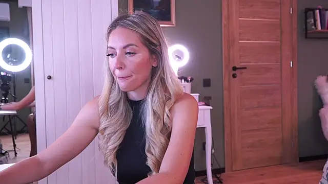 JoanneGG online show from 07/12/26, 08:16
